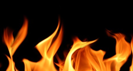 دو کودک اقلیدی در میان شعله‌های آتش سوختند