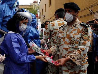 تجلیل ارتش از کادر درمان در شیراز