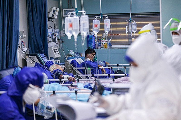 صف انتظار بیماران مبتلا به کرونا پشت در بیمارستان‌های فارس