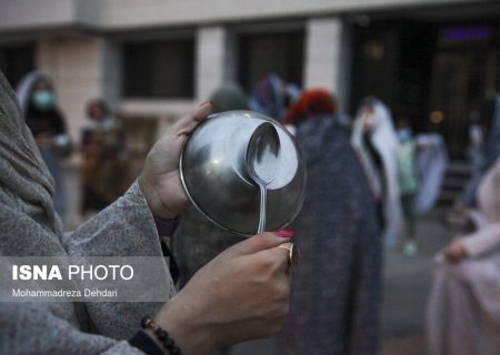 آلبوم عکس؛ «قاشق زنی» چهارشنبه سوری در شیراز