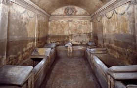 درهای آرامگاه باستانی «ناپل»‌ باز می‌شود