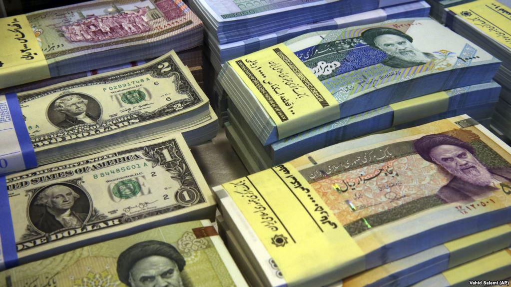 دلار در ایران به نزدیک ۹ هزار تومان رسید