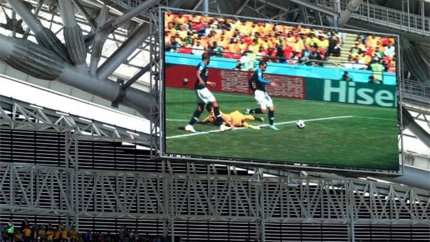 بکارگیری سیستم کمک داور ویدیویی برای اولین بار در تاریخ جام جهانی