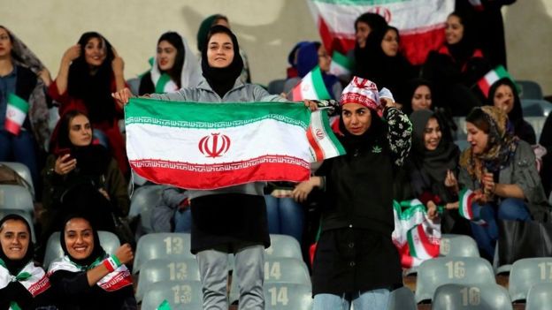 فیفا: ایران زمانبندی ورود زنان به ورزشگاه را روشن کند