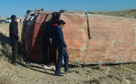 13 کارگر معدن بر اثر واژگونی مینی‌بوس در فارس مصدوم شدند