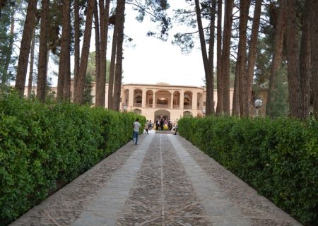 شکوه معماری ایرانی در باغ و عمارت اکبریه بیرجند