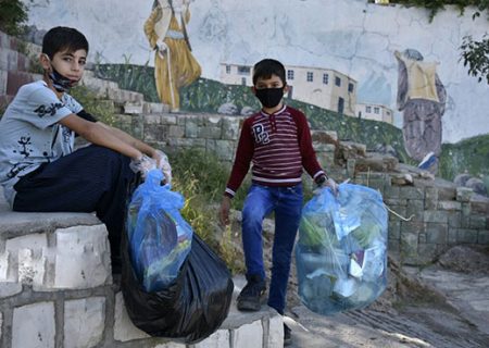 کمپین جمع‌آوری زباله‌های به جای مانده از مراسم محرم در فارس آغاز شد