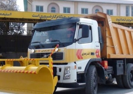 تجهیزات راهداری برای مدیریت بارش در جاده‌های فارس مستقر شدند