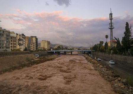 جاری شدن سیلاب و دشواری‌های مردم در فارس