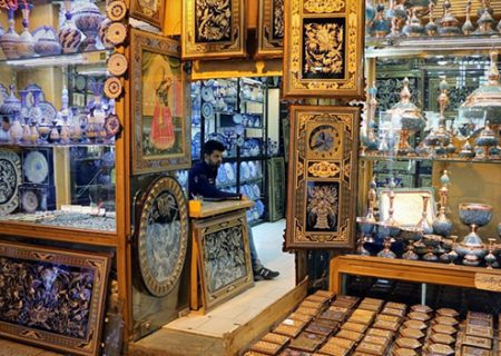 ۱۵ اثر از هنرمندان فارس به جشنواره فجر صنایع‌دستی راه یافت