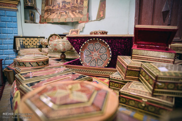 ۱۲۰ رشته ثبت شده جهانی صنایع دستی در فارس وجود دارد