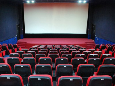 شماری از نمایندگان مجلس خواهان دخالت در روند اکران فیلم در سینماها شدند