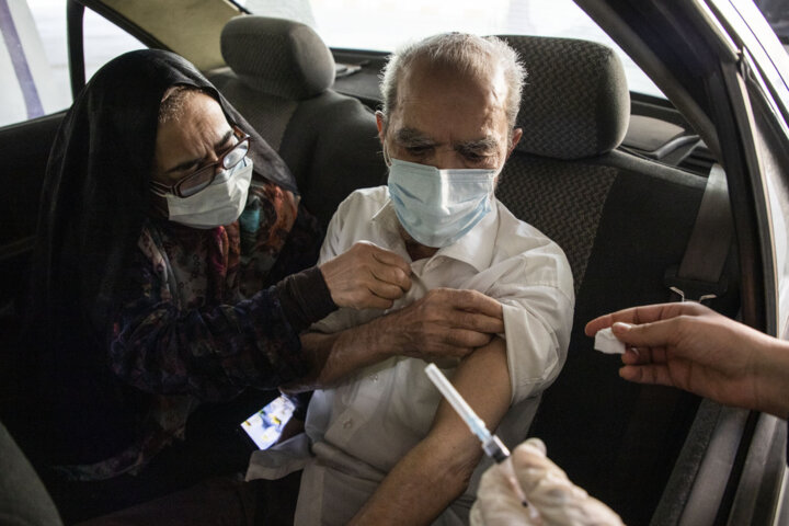 بالای ۷۰ ساله‌ها در فارس برای واکسن ثبت‌نام کنند