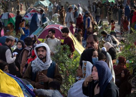 ۴۸۱ پناهجوی افغان رها شده در ارتفاعات لارستان نجات یافتند