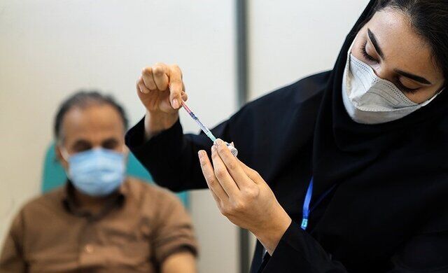 اعلام آمادگی مسوولان فارس برای تزریق روزانه ۱۰۰ هزار دُز واکسن کرونا