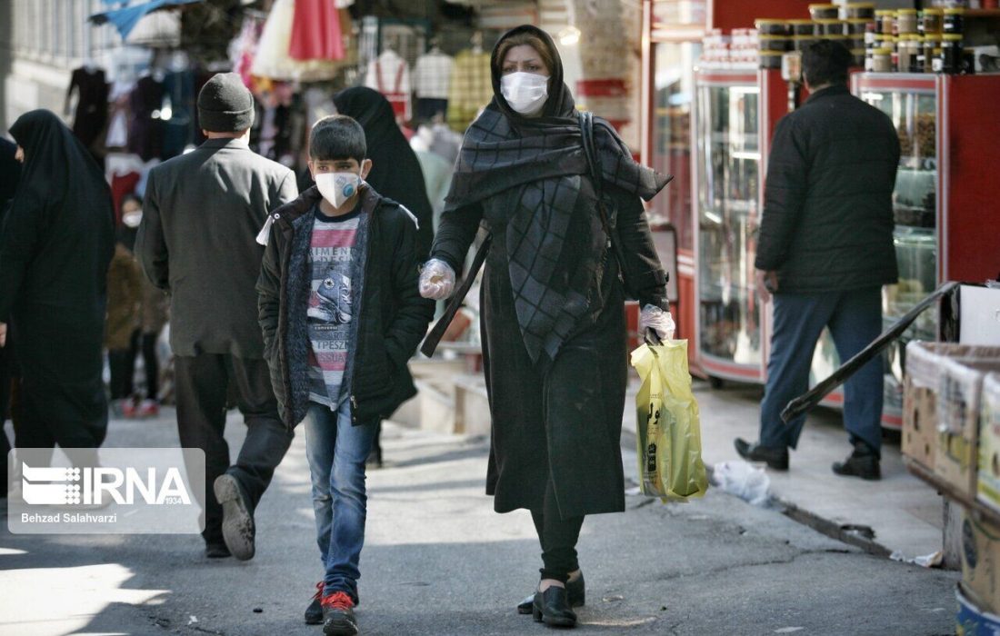 اتوبوس سیار واکسیناسیون کرونا در شیراز به راه افتاد
