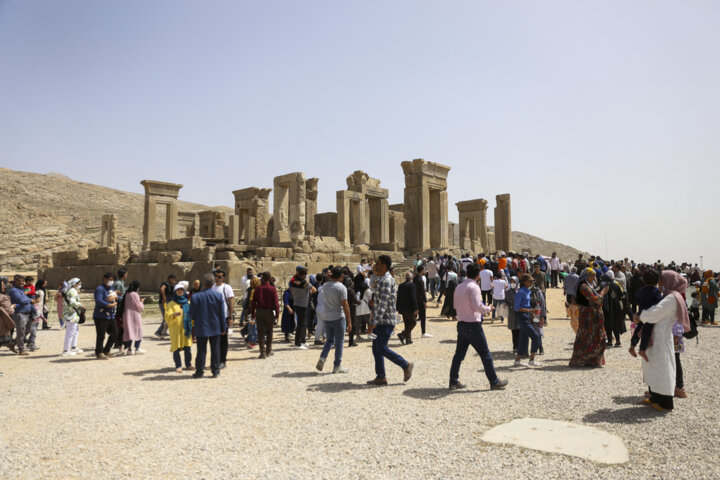 بازدید بیش از ۹۷۹هزار نفر از اماکن تاریخی و فرهنگی فارس