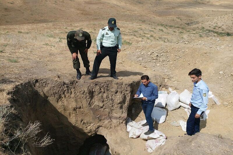 کشف کوزه سفالی ۲۵۰۰ ساله از حفاران غیرمجاز در مازندران