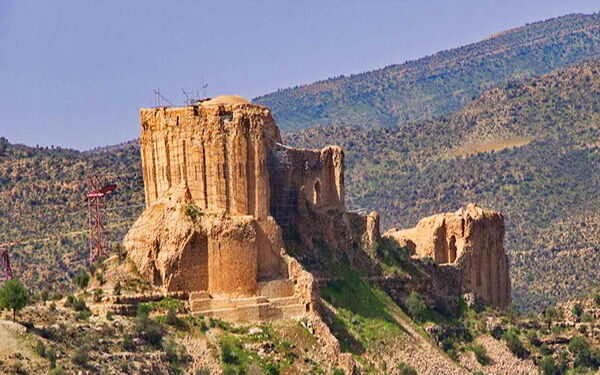 بنای تاریخی قلعه‌دختر فیروزآباد مرمت می‌شود