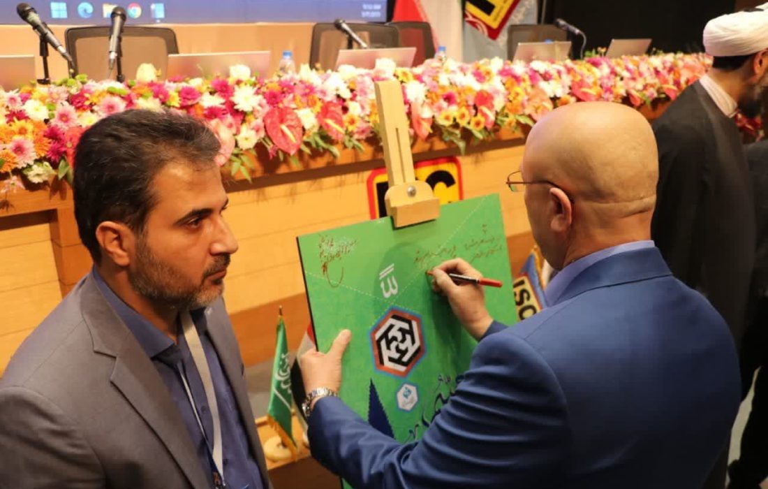 پوستر جشنواره ملی هنرهای تجسمی با حضور وزیر علوم در شیراز رونمایی شد