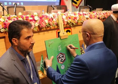 پوستر جشنواره ملی هنرهای تجسمی با حضور وزیر علوم در شیراز رونمایی شد