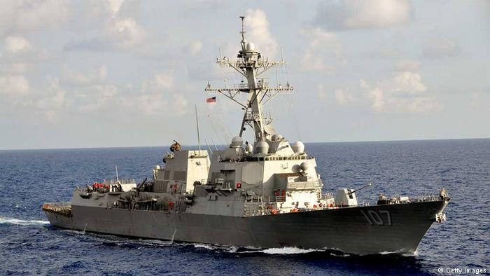 فاکس‌نیوز مدعی شد: “نزدیک شدن کشتی سپاه به هزارمتری ناوشکن آمریکایی”