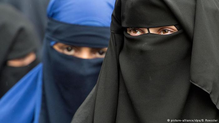 دبیرکل اتحادیه جهانی مسلمانان: ممنوعیت روسری در غرب قانونی است