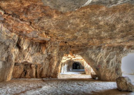 غار سنگ ‌شکنان جهرم، بزرگ‌ترین غار دست‌ساز در فارس