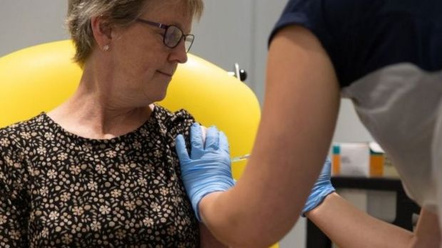 واکسن کرونای دانشگاه آکسفورد سیستم ایمنی را تربیت می‌کند