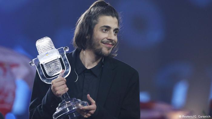 نماینده پرتغال بر سکوی نخست یوروویژن 2017 ایستاد