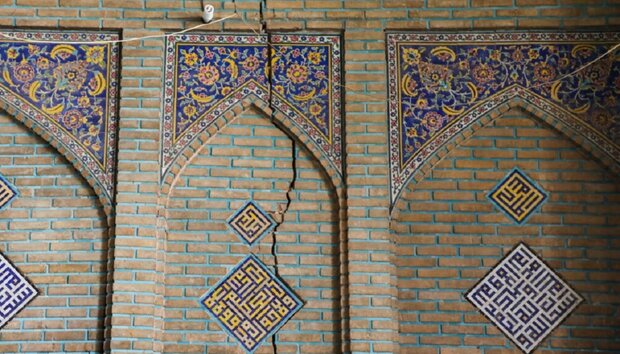 فرونشست در مساجد تاریخی اصفهان
