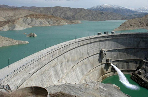 آب سد درودزن برای بهره‌برداری کشاورزان ۳ شهرستان فارس رهاسازی شد