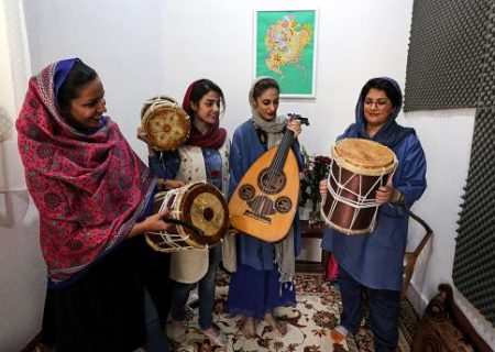 هم‌آوازی زنان «دینگو» در بندرعباس؛ تلاشی گروهی برای موسیقی