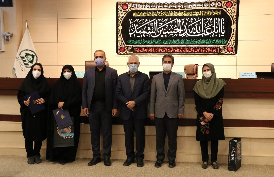 تجلیل شورای شهر شیراز از تعدادی از پزشکان فعال در مبارزه با کرونا