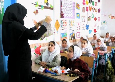 «فارس با کمبود ۱۲ هزار معلم مواجه است»