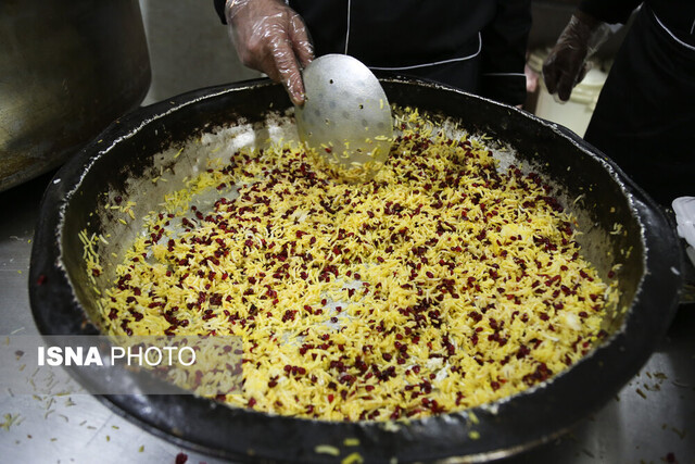 توزیع ۱۰ هزار پرس غذای گرم در حاشیه شهر شیراز