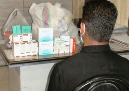 دستگیری کارمند متخلف در فسا به اتهام سرقت و فروش داروی کرونا