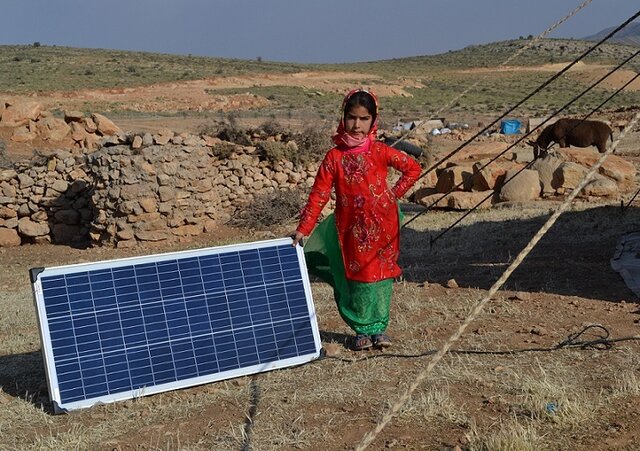 امسال ۲۴۵۰ سامانه برق خورشیدی به عشایر فارس تحویل می‌شود