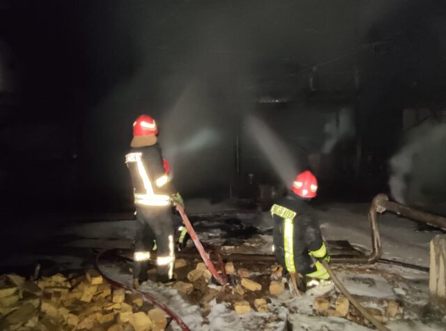 آتش‌سوزی در کارخانه تصفیه روغن در شیراز اطفاء شد