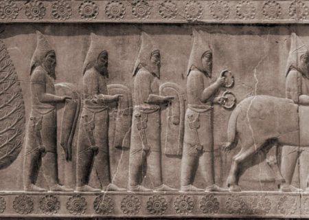 باستان‌ شناسان: در تصاویر تخت جمشید اصلاً «زن» نداریم