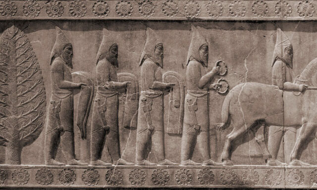 باستان‌ شناسان: در تصاویر تخت جمشید اصلاً «زن» نداریم