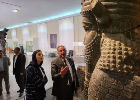 لنگه سرستون هخامنشی در موزه لبنان است
