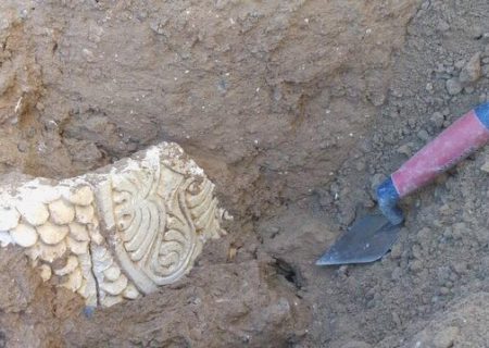 کشف گچ‌بری‌های ساسانی در یک روستا