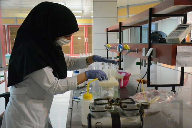 ارائه بیش از ۳۳ میلیون خدمت آزمایشگاهی در مراکز درمانی فارس طی ۲ سال