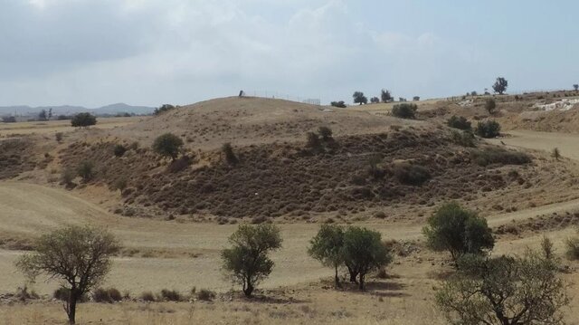 کشف دژ باستانی از زیر یک تپه در قبرس