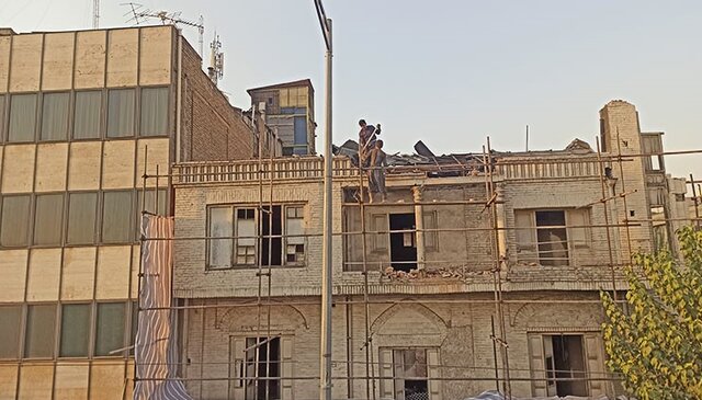 «کافه ایران» تخریب شد