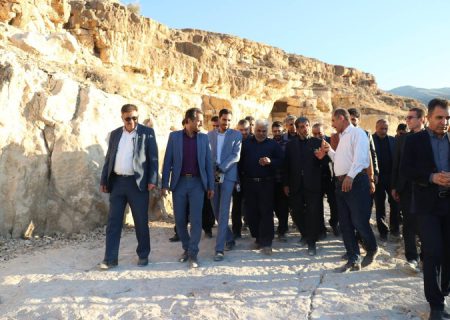 وزیر میراث‌فرهنگی از پروژه‌های مرمتی جهرم بازدید کرد