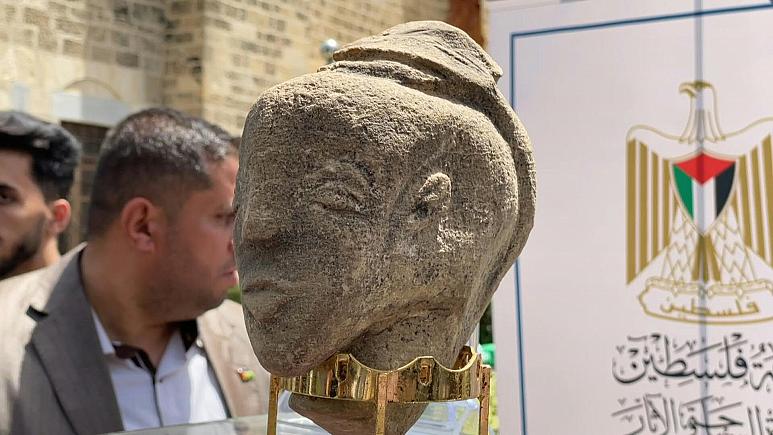 مجسمه الهه ۴۵۰۰ ساله کشف شده در نوار غزه به نمایش گذاشته شد