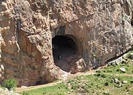 غار عصر مفرغی رودبار احتمالا مخفیگاه بوده است