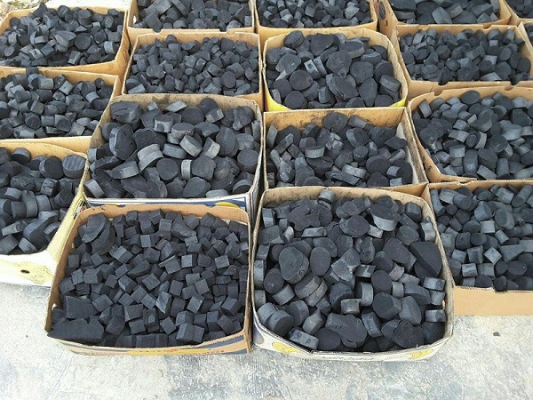 کشف ۱۳ تن چوب جنگلی و زغال قاچاق در کازرون